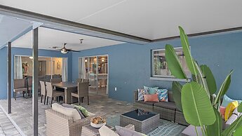 Sarasota Serenity 3 Bedroom Home by RedAwning