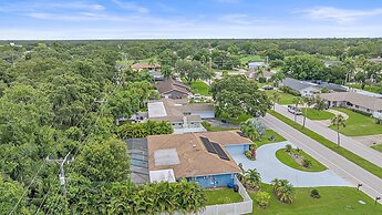 Sarasota Serenity 3 Bedroom Home by RedAwning