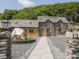 Cosy Countryside Barn Retreat in Corwen