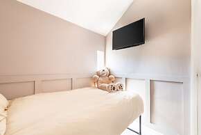 Host Stay High Street