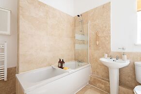 Host Stay High Street