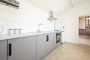 Host Stay High Street