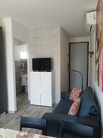 Comfy Flat With Terrace by the Pool