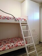 Comfy Flat With Terrace by the Pool