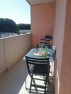 Comfy Flat With Terrace by the Pool