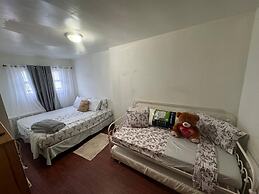 Huge 3 Bedrooms Apt 15 Minutes to NY City