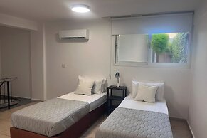 Phaedrus Living Hoopoe Residencies 001