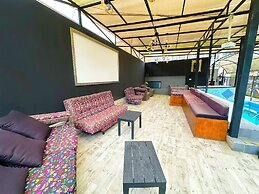 PROMO 18 BDRM Building, Pool+ 5Jacuzzis at Poblado