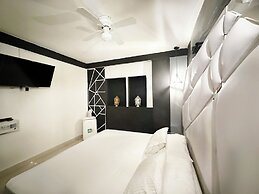 PROMO 18 BDRM Building, Pool+ 5Jacuzzis at Poblado