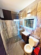 PROMO 18 BDRM Building, Pool+ 5Jacuzzis at Poblado