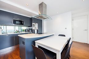 Cosy Corner Apartment Near to Excel