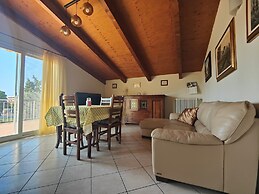 Ampio Trilocale Con Terrazzo