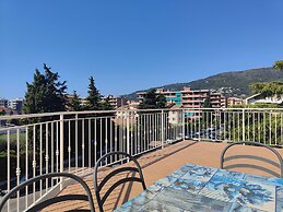 Ampio Trilocale Con Terrazzo