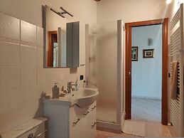 Ampio Trilocale Con Terrazzo