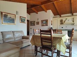 Ampio Trilocale Con Terrazzo