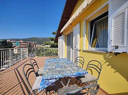 Ampio Trilocale Con Terrazzo