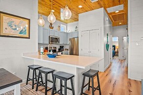 Anchor House - Private Pool & Ocean Views!