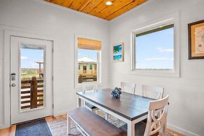 Anchor House - Private Pool & Ocean Views!