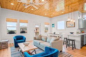 Anchor House - Private Pool & Ocean Views!