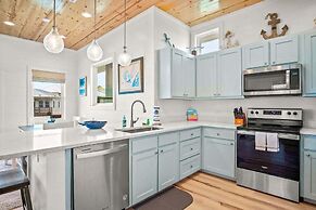 Anchor House - Private Pool & Ocean Views!