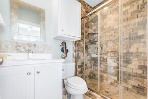 Sandy Coral - Golf Cart Included!