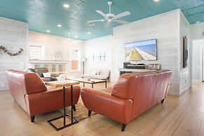 Sandy Coral - Golf Cart Included!