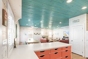 Sandy Coral - Golf Cart Included!