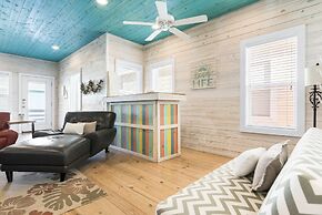 Sandy Coral - Golf Cart Included!