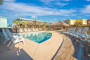 Sandy Coral - Golf Cart Included!