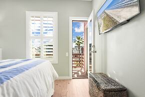 Sandy Coral - Golf Cart Included!