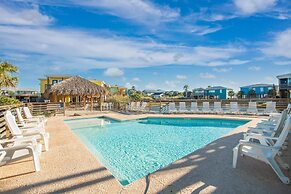 Sandy Coral - Golf Cart Included!