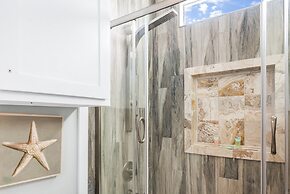 Sandy Coral - Golf Cart Included!