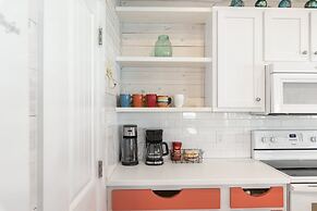 Sandy Coral - Golf Cart Included!