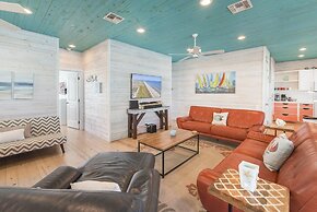 Sandy Coral - Golf Cart Included!