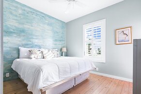 Sandy Coral - Golf Cart Included!