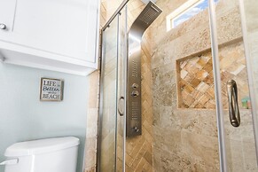 Sandy Coral - Golf Cart Included!