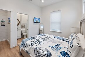 Beach to Bay - Ocean Views! Private Pool!