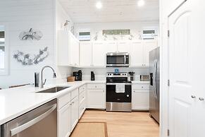 Beach to Bay - Ocean Views! Private Pool!