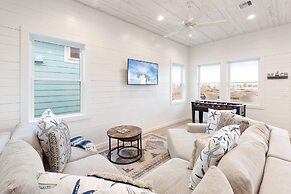 Beach to Bay - Ocean Views! Private Pool!