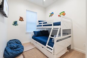 Beach to Bay - Ocean Views! Private Pool!