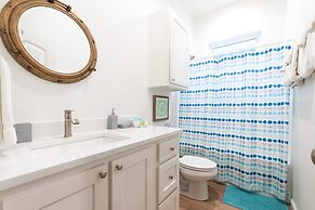 Beach to Bay - Ocean Views! Private Pool!