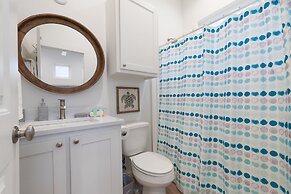 Beach to Bay - Ocean Views! Private Pool!