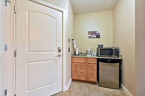 Unit 433b Efficiency 1bd/ 1 BA Condo