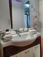 Orsiida Seaside Cottage K Gatzea