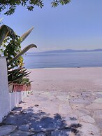 Orsiida Seaside Cottage K Gatzea