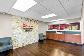 HomeTowne Studios by Red Roof Richmond - Airport/Sandston