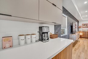 Luxurious Townhome