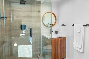 Luxurious Townhome