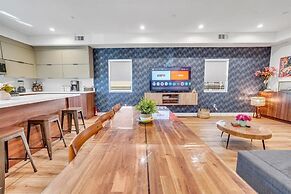 Luxurious Townhome
