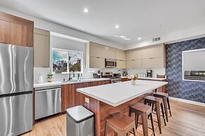 Luxurious Townhome